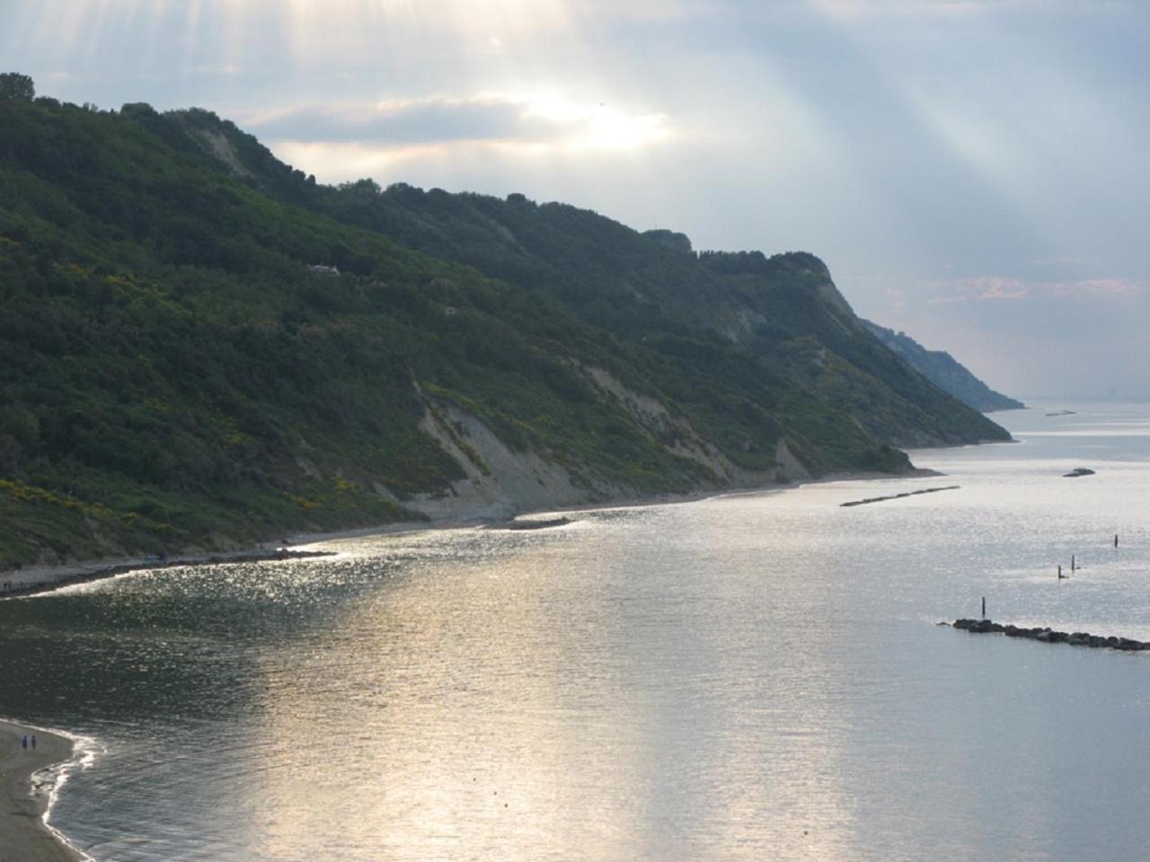 Maison Mare & Monti เปซาโร ภายนอก รูปภาพ